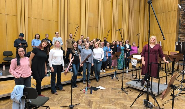 Pomóż nam wyglądać tak pięknie, jak śpiewamy – dołóż swoją nutę do naszej zbiórki! 🎶