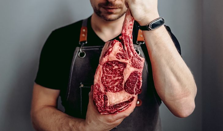 Na rachunki, życie i 2 miesiące działalności