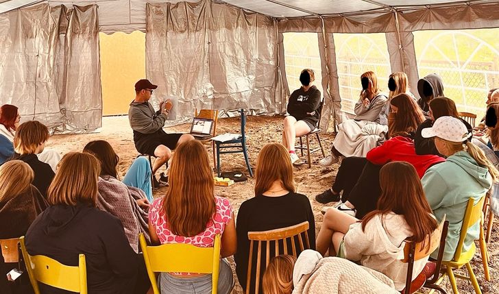 Pomóż mi nie zostawiać świata takiego, jaki jest.