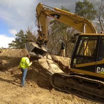 Układanie skalniaka - precyzyjna robota!
