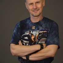 Jedna z wielu fotografii, jakie zrobił mi przyjaciel, Dariusz Samul. Szukaliśmy wtedy najlepszego sposobu na przedstawienie mojej skromnej osoby. Wciąg go nie znaleźliśmy.