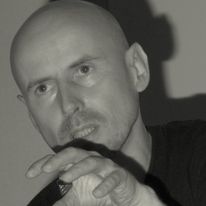 Podczas wykładów na różnych konwentach, daję z siebie wszystko. Fotografowie mają gotowego modela, robiącego przeróżne miny i wykonującego czasami zabawne gesty. Foto: Michał Żegota Birkowski.