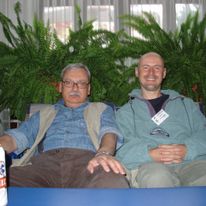 Andrzeja Sapkowskiego poznać musiałem, bo moje pierwsze książki drukowało to samo wydawnictwo, co jego, czyli SuperNOWA. To bardzo... złożony człowiek. Jedno jest pewne: nie sposób się przy nim nudzić.