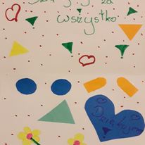 Jedyne co mogą ofiarować dzieci to szczery uśmiech i taka forma podziękowania. Czy to tylko czy aż tyle? Wierzę, że dla Ciebie to więcej niż tylko kawałek papieru i ładny rysunek. Dziękuję!