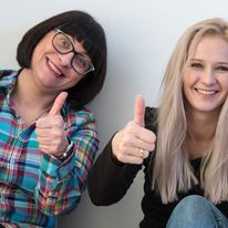 Joanna Malec (z prawej) i Marta Musioł (z lewej) to dwie fantastczne dziewczyny, które całym sercem zaangażowały się w pomoc fundacji Smile Together. Wizualizację mycia zębów dla dzieci jaką wykonały, będziemy przekazywać Domom Dziecka w formie wydruku do