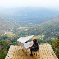 w tak pięknych okolicznościach natury:)