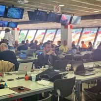 W biurze prasowym, solo, lubię od czasu do czasu podumać nad sensem żywota i globalnym ociepleniu