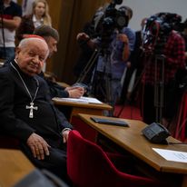 Kard. Stanisław Dziwisz - konferencja w Sekretariacie Episkopatu Polski w Warszawie