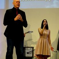 Żona. Pastor Maja ?