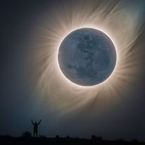 Całkowite zaćmienie Słońca z 2 lipca 2019, było moim marzeniem od momentu zaćmienia w sierpniu 2017. To właśnie wtedy powiedziałem sobie, że to w 2019 będzie tym które sfotografuję i zobaczę osobiście. Cały projekt polegał na wymyśleniu kadru i techniki j