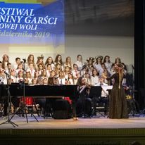 Uczniowie Samorządowej Szkoły Muzycznej w Jeżowem.Agnieszka Tomaszek - dyrygent.