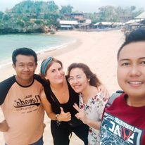 Putri - moja hostka z Couchsurfingu i jej znajomi!