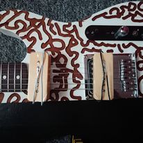 Zedrzem wierzchnią wartwę, wstawim kremowe P90 i będzie tele z brzmieniem nietelecasterowym