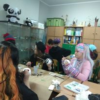 Konkurs malowania mangowych bombek na ósmej edycji Chibimatsuri.