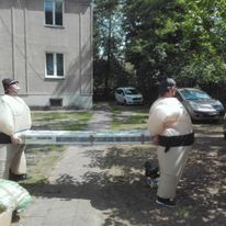 Nasi dzielni sumocy przenoszący nasze rzeczy. ;)