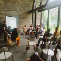 Spotykamy się z urzędnikami, uczestniczymy w konsultacjach, staramy się aby jak najwięcej inwestycji i nowych inicjatyw miało miejsce w naszej dzielnicy.