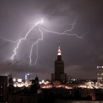 Widowisko z cyklu światło i dźwięk nad Warszawą.