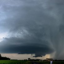 Burza superkomórkowa w rejonie Mszczonowa. Widoki prawdziwie amerykańskie, na szczęście do rozwoju trąby powietrznej nie doszło.