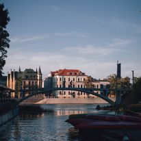 ZŁOTY KIOSK, odsłona VII – Jolanta Nowaczyk & Anna Szpakowska-Kujawska"Sink or Swim", 2020, fot.: Marta Sobala