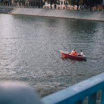 ZŁOTY KIOSK, odsłona VII – Jolanta Nowaczyk & Anna Szpakowska-Kujawska"Sink or Swim", 2020, fot.: Marta Sobala