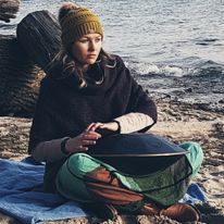 Gram na cudownym instrumencie:) Nie tak dawno na własnych nogach udałam się nad morze:)