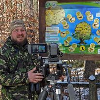Niekiedy tablice informacyjne dotyczące ptaków sa niezłym pretekstem do nagrania filmu.