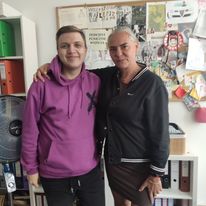 Kuba korzystał z naszej pomocy wiele lat, ale udało mu się znaleźć pracę, którą utrzymuje od prawie roku, a kilka miesięcy temu wynajął swoje mieszkanie. Dziś do Fundacji wpada jedynie na herbatę :)