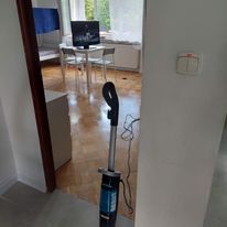 Bycie mieszkańcem/mieszkanką Domu dla młodzieży to także uczenie się odpowiedzialności i dbania o porządek.