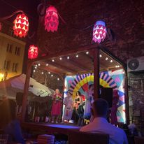 Spektakl finałowy. Tym razem nasi artyści wzięli udział w wystawieniu ulicznym w  Ogrodzie Ząbkowska. Były emocje, wzruszenie i radość, ale też smutek, że coś się kończy...