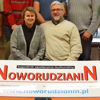 Założyciele i twórcy tygodnika społeczno-kulturalnego „Noworudzianin”. Wspaniali ludzie, propagatorzy dobrej informacji i prawdy. Mentorzy dla mnie w tej dziedzinie.