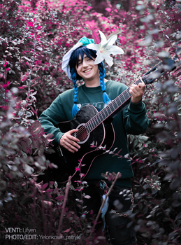 Venti Genshin Impact - modern casual cosplay
